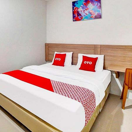 Oyo 91211 Mega Comfort Guest House Medan Eksteriør bilde