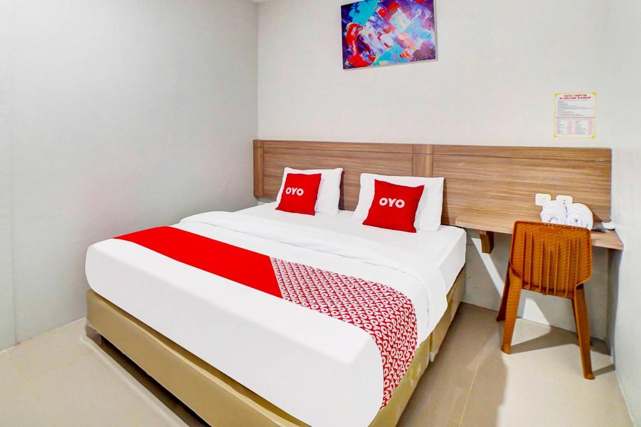 Oyo 91211 Mega Comfort Guest House Medan Eksteriør bilde