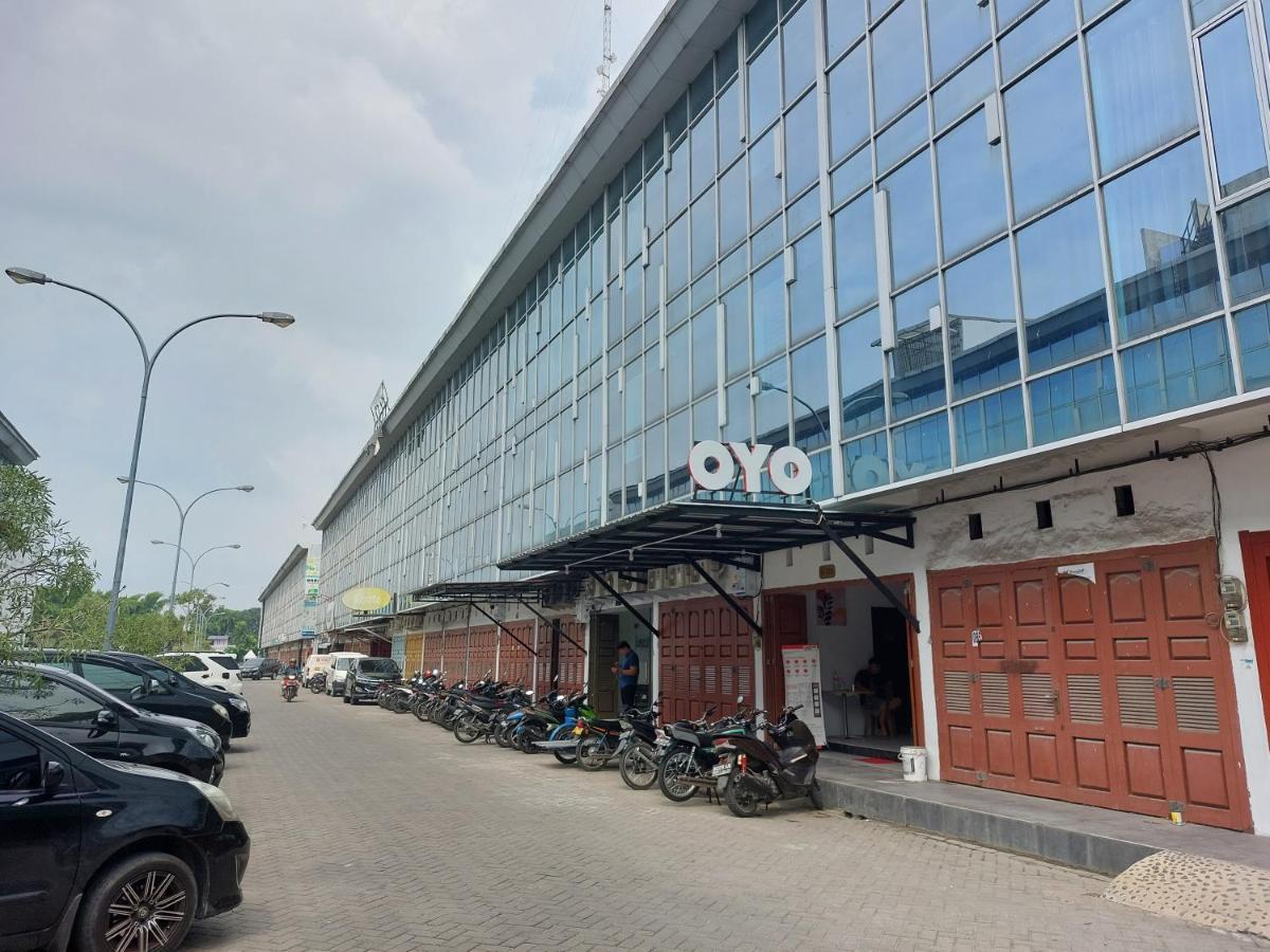 Oyo 91211 Mega Comfort Guest House Medan Eksteriør bilde