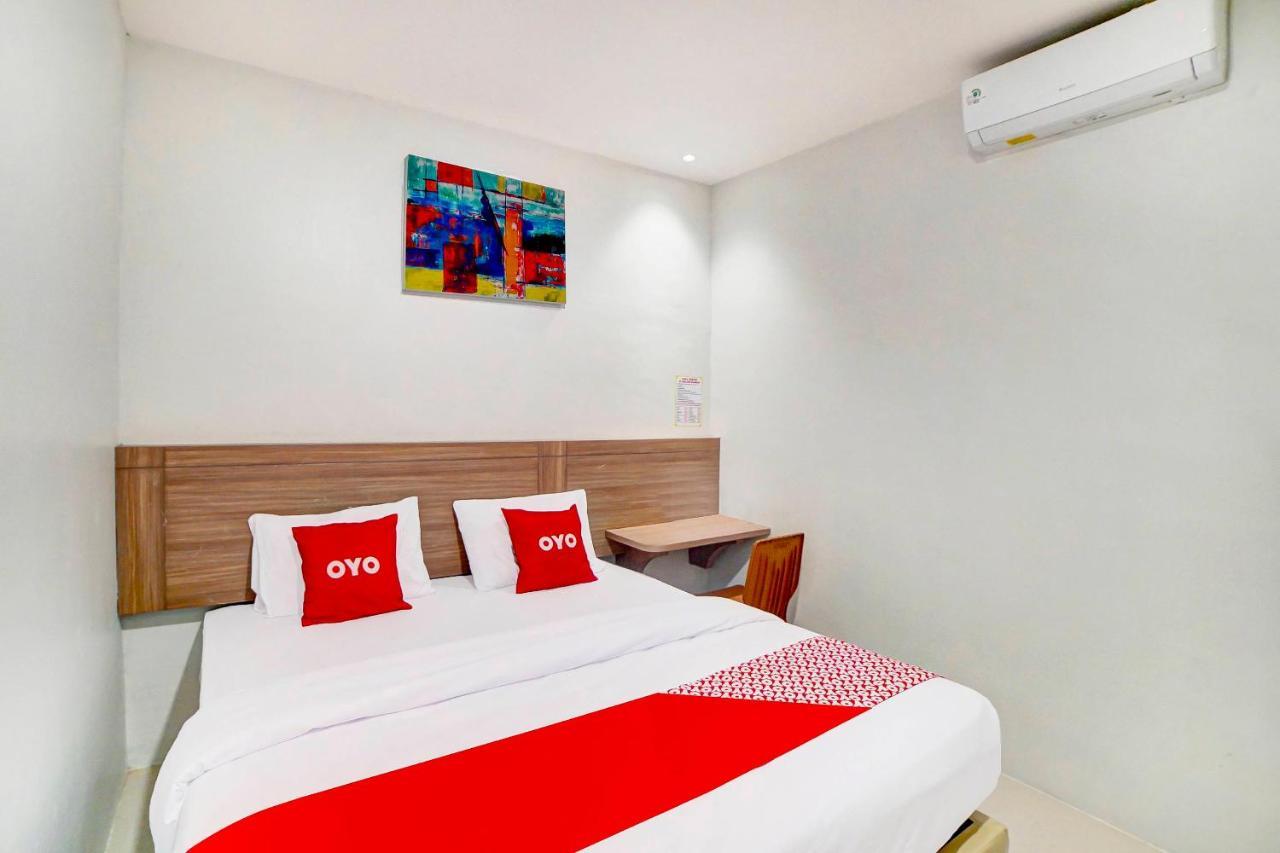 Oyo 91211 Mega Comfort Guest House Medan Eksteriør bilde