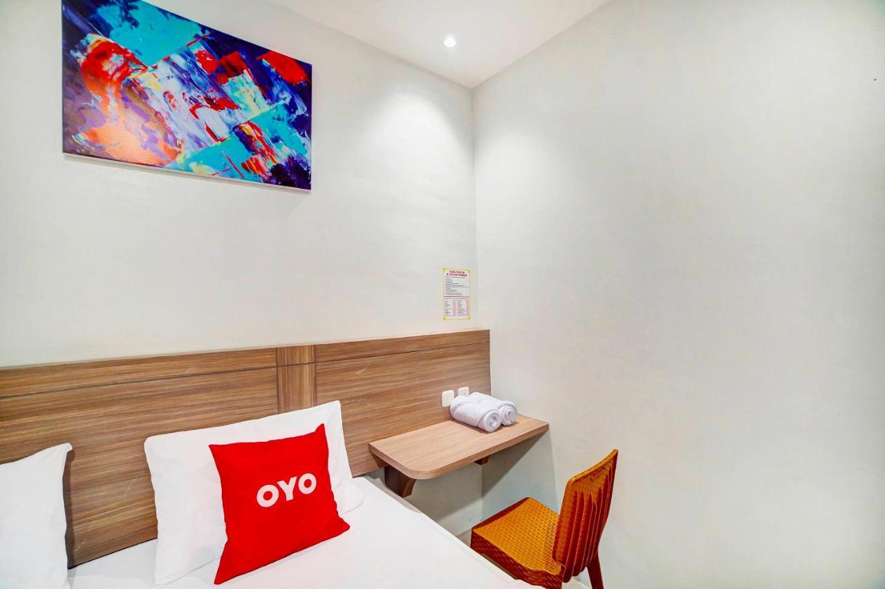 Oyo 91211 Mega Comfort Guest House Medan Eksteriør bilde