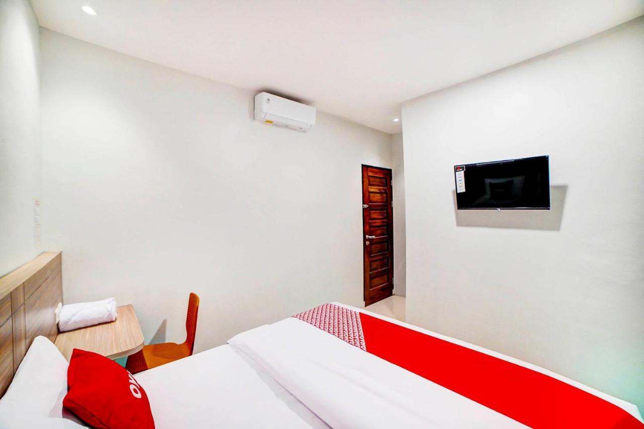Oyo 91211 Mega Comfort Guest House Medan Eksteriør bilde